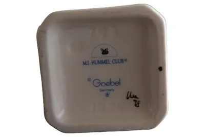 Goebel Hummel Figur Hum 793 Mädchen Porzellan Mehrfarbig 10cm OVP