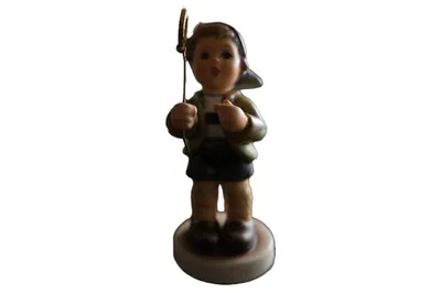 Hummel Little Luck Dekofigur Junge mit Angelrute Porzellan Mehrfarbig 9cm