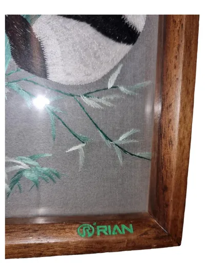 RIAN Seidenstickerei Bild Panda Bambus gerahmt Holzrahmen Handarbeit