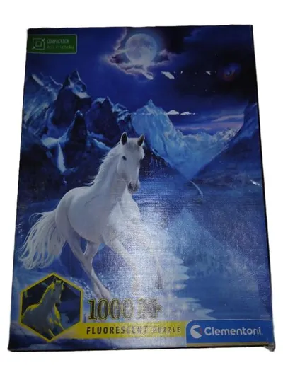 Clementoni Fluorescent Puzzle 1000 Teile weißes Pferd Berge Mond Nacht