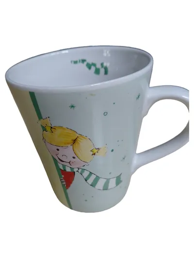 Goebel Nordic X-mas Kindertasse Peekaboo Kuckuck Mädchen Porzellan Weiß