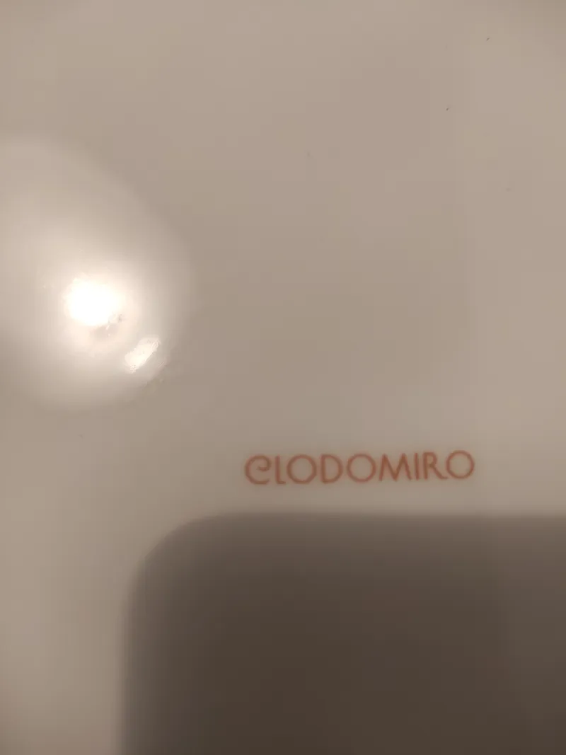 Clodomiro Teller Porzellan Weiß Rosa Lippen Motiv 28 cm Minimalistisch 3