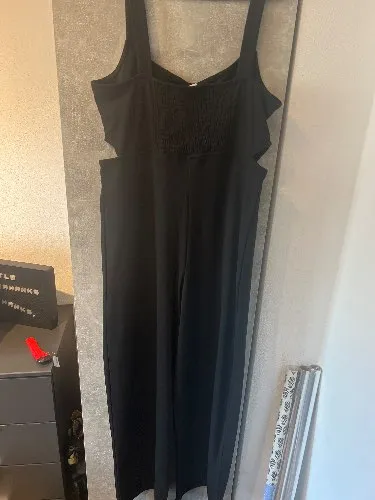Pageone Damen Jumpsuit Cut-Outs Schwarz Gr. L Viskose Elegant