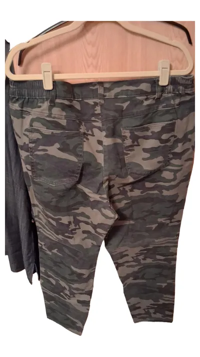 Maloo Damen Cargohose Camouflage Glitzerstreifen Gr. 36/S W28