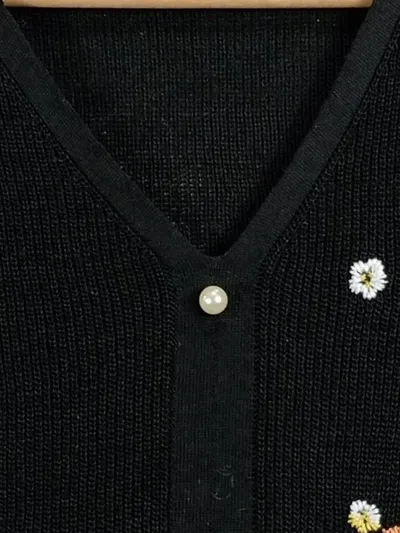 Dazy Damen Strickjacke Kurzarm Schwarz Blumen Stickerei Gr. S