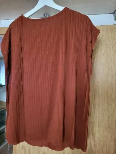 LASCANA Damen T-Shirt Braun Gr. 44-46 Modern Strukturmuster Plissee