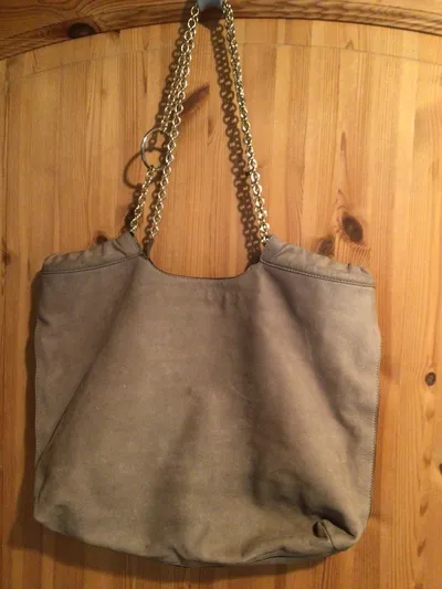 & Other Stories Damen Henkeltasche Leder Beige Goldkette Casual