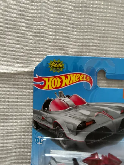 Hot Wheels TV Series Batmobile Silber DC Batman 3/5 Modellfahrzeug NEU