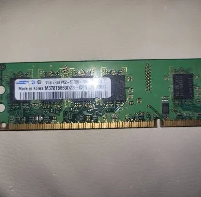 Samsung 2GB DDR2 RAM PC2-5300U 667MHz Desktop Arbeitsspeicher