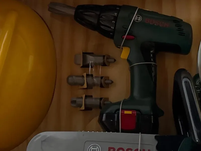 Bosch Kinder Werkzeug Set Kettensäge Helm Bohrmaschine Spielzeug Werkstatt 5