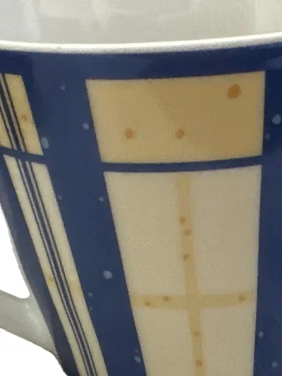 Flirt by R&B French Vanilla Tasse & Unterteller Porzellan Geometrisch Mehrfarbig
