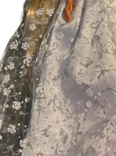 Simba Toys Mädchen Kleid Puppenkleidung Blumenmuster Glitzer Weiß