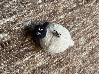 Aardman Shaun das Schaf Schlüsselanhänger Plüsch Anhänger Weiß Schwarz