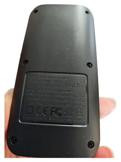 Efest LUSH Q2 Akku Ladegerät Charger 18650 26650 Schwarz